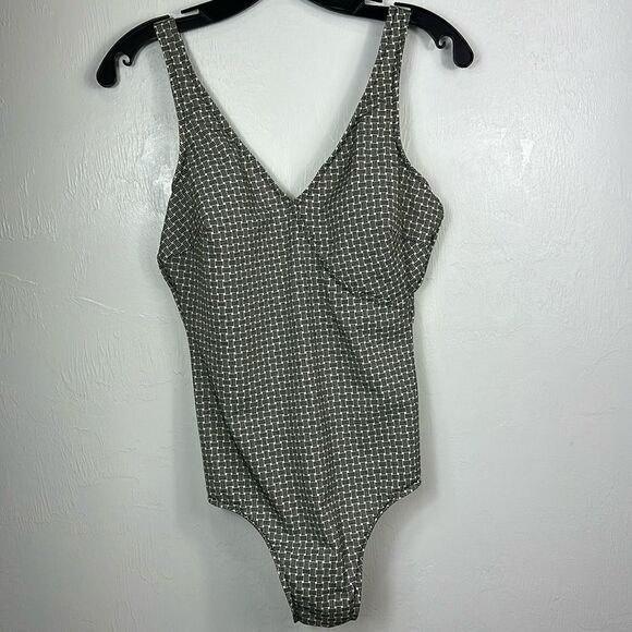 NWOT Miraclesuit Black And White One Piece Swimsuit Size 12 - Picture 1 of 8